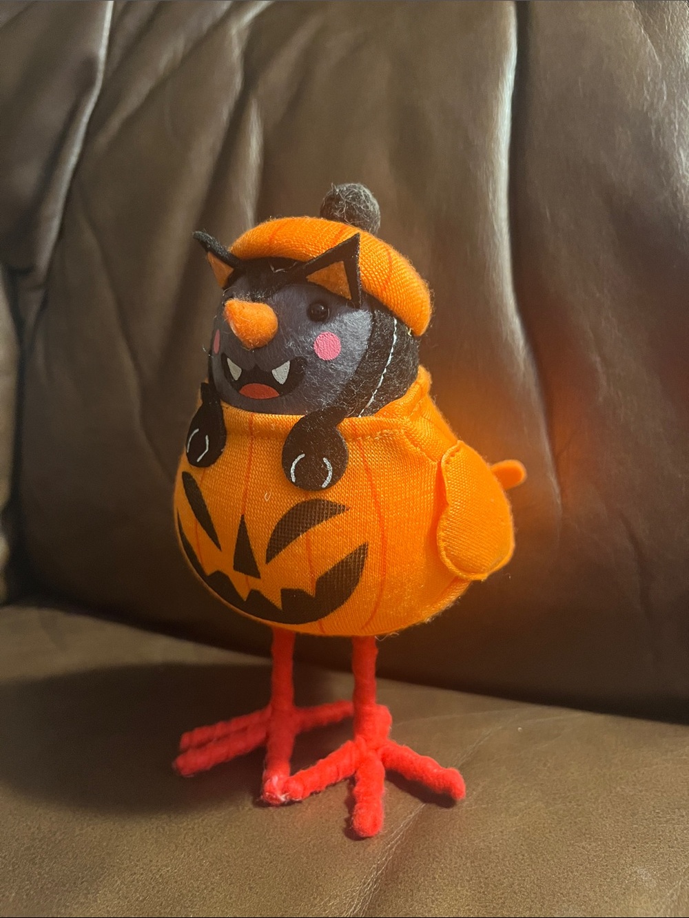 “Pawson” is a 2024 limited edition Halloween felt bird from Hyde and Eek!